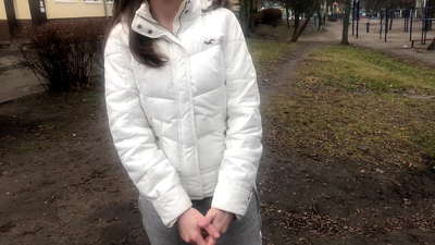 Tauhou Mo te Moni i ngotea me te mokemoke. Ruhia Amateur. Ma te Korero.