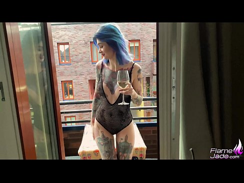 ❤️ Te kotiro tino nui e ngotea ana me te karepe me te whana i raro i te rangi tuwhera ️ Karekau Nui i porn mi.dewporn.ru ❌️❤