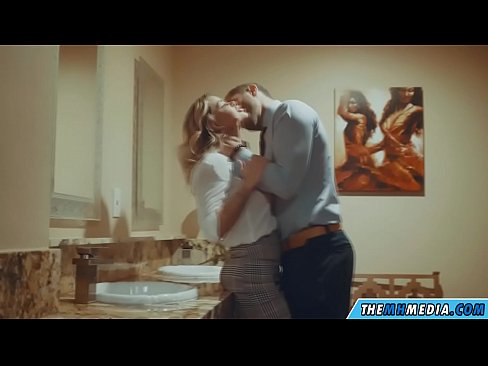 ❤️ Ina whakawaia koe e te kakaho tetona i roto i te wharepaku whanui ️ Karekau Nui i porn mi.dewporn.ru ❌️❤